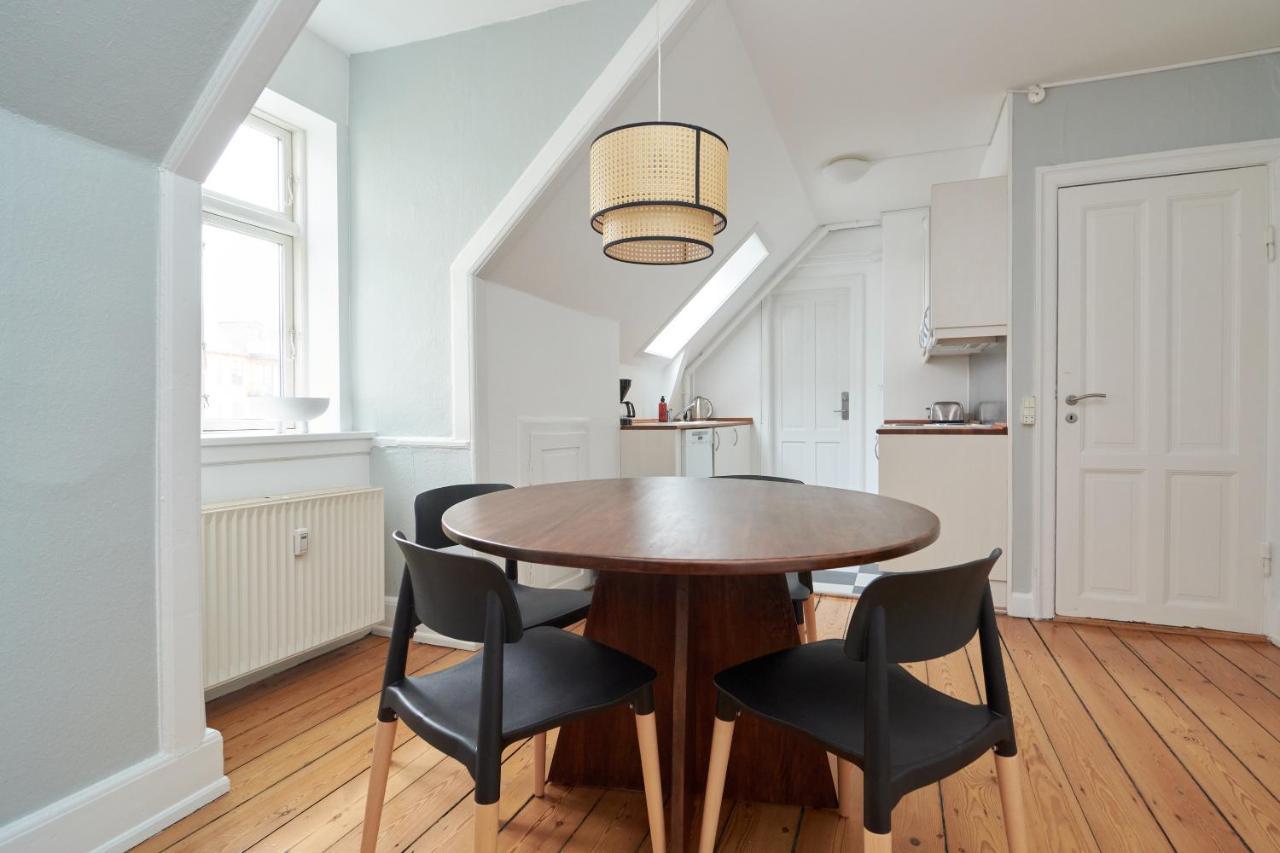 Stylish 5 Person In Vibrant Urban Area Apartamento *