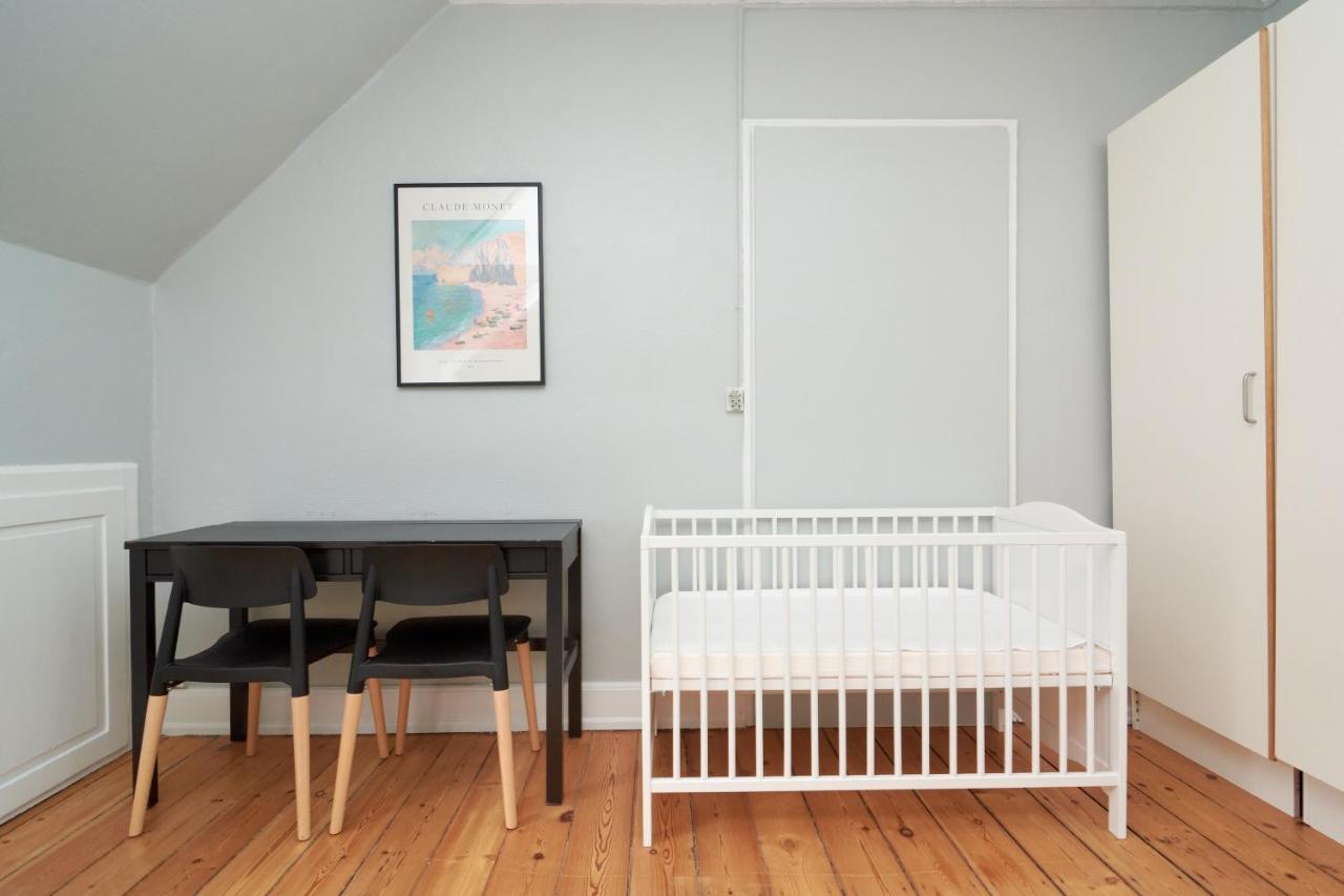 Apartamento Stylish 5 Person In Vibrant Urban Area
