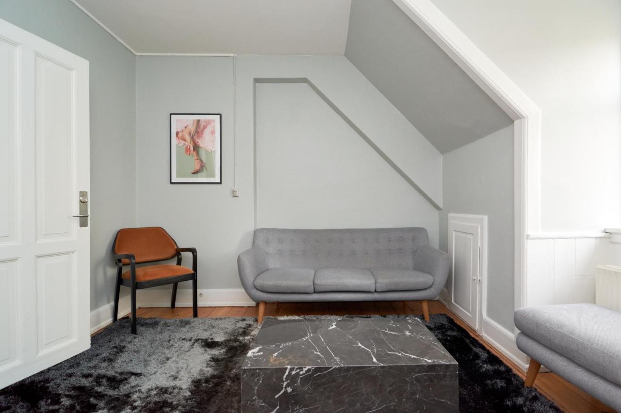 Stylish 5 Person In Vibrant Urban Area Apartamento